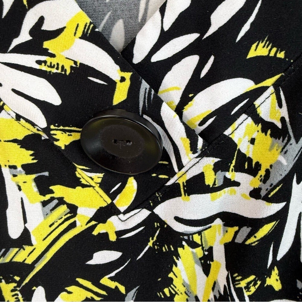 Laura Ashley T-shirt abstract Black and Yellow Floral V-Neck Top - Picture 7 of 11